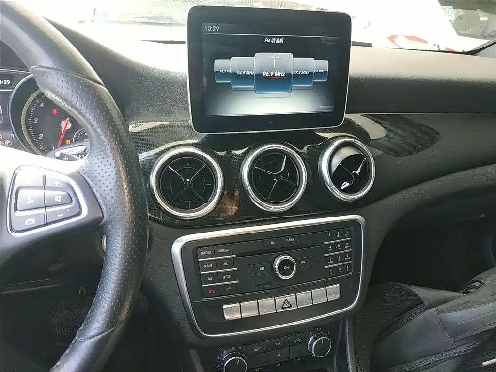 Mercedes-Benz CLA (Import) 2017 Facelift CLA 180 фото 13