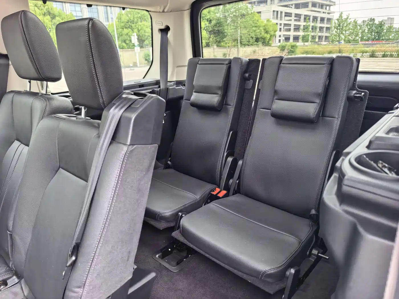 Land Rover Discovery 2011 3.0 SDV6 HSE Diesel фото 6
