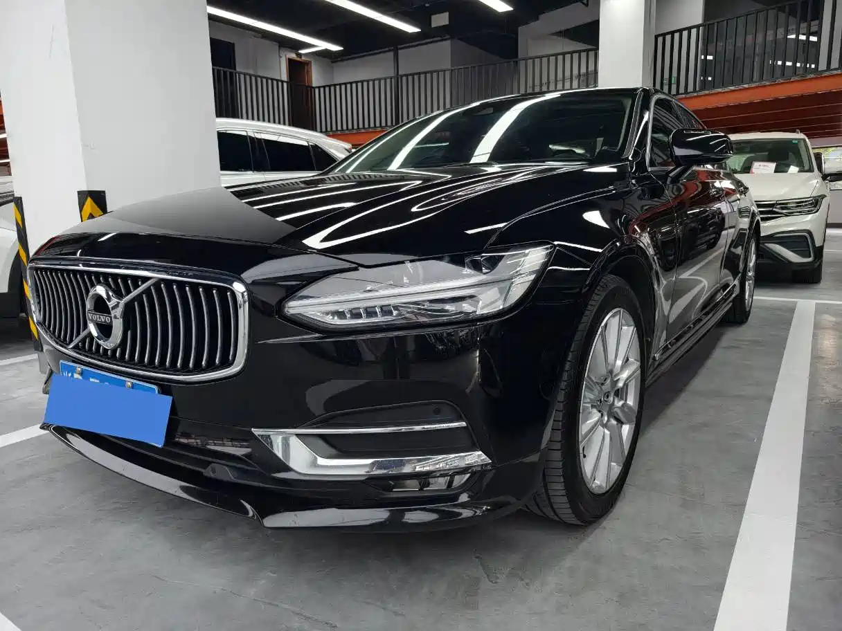 Volvo S90 2020 T5 Momentum Luxury Edition