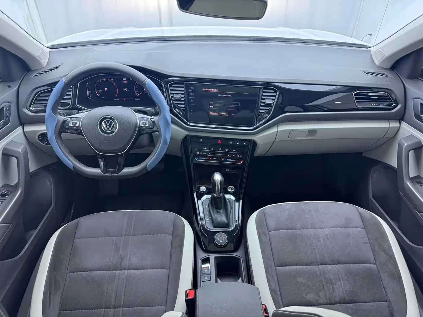 Volkswagen T-ROC 2021 Facelift 280TSI DSG 4WD Luxury Smart Connect Edition фото 14
