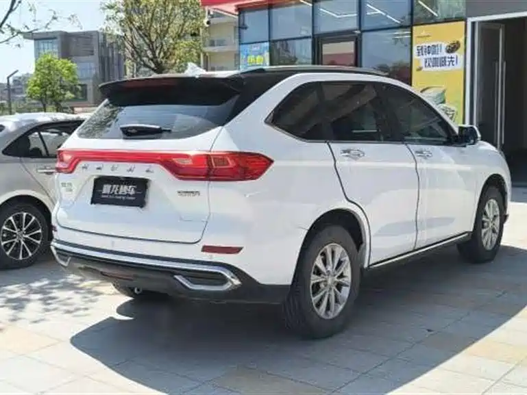 Haval M6 2023 2021 PLUS 1.5T DCT Luxury Smart Connect
