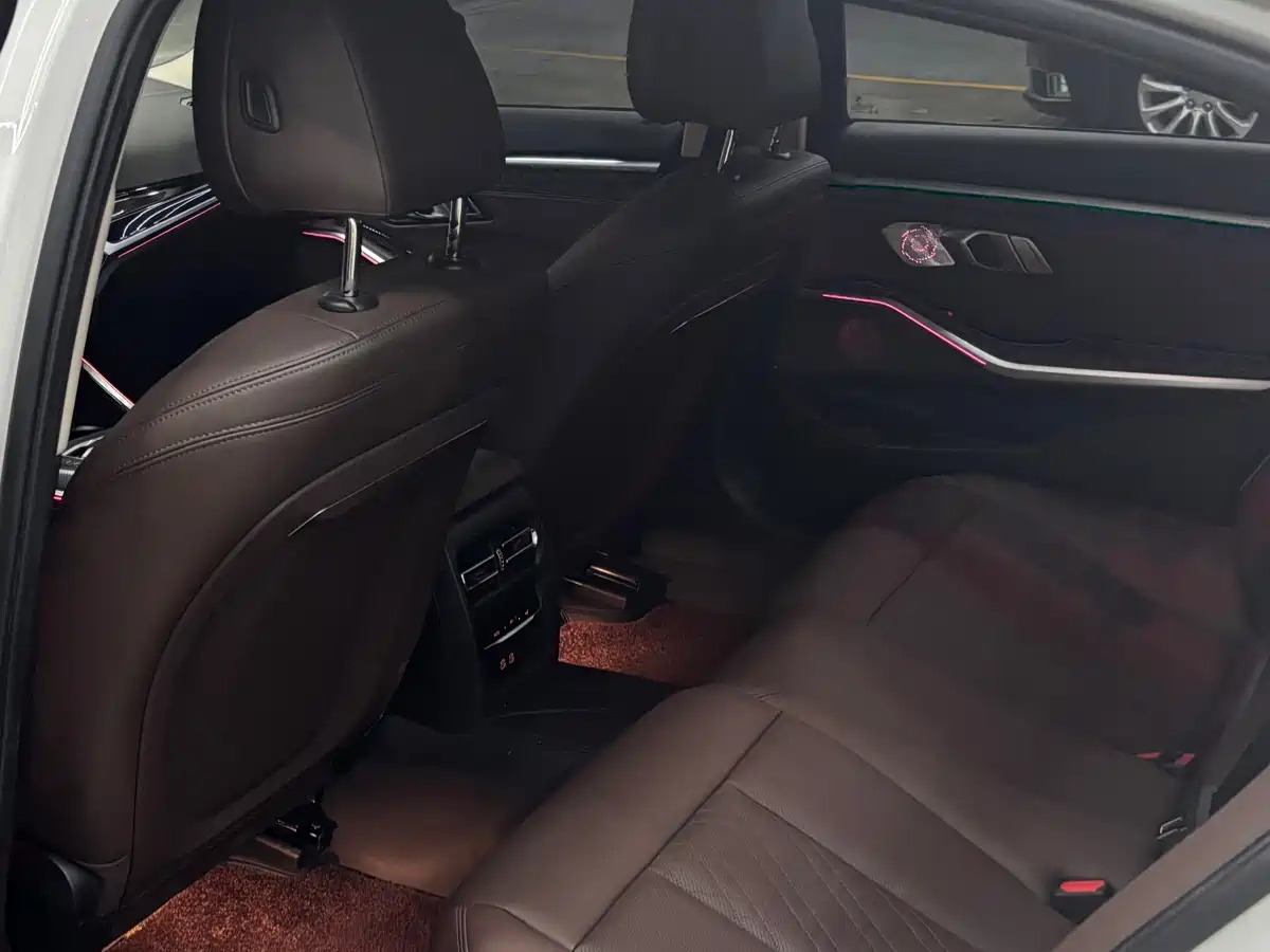 BMW 3 Series 2023 325Li M Sport Black Night Package фото 7