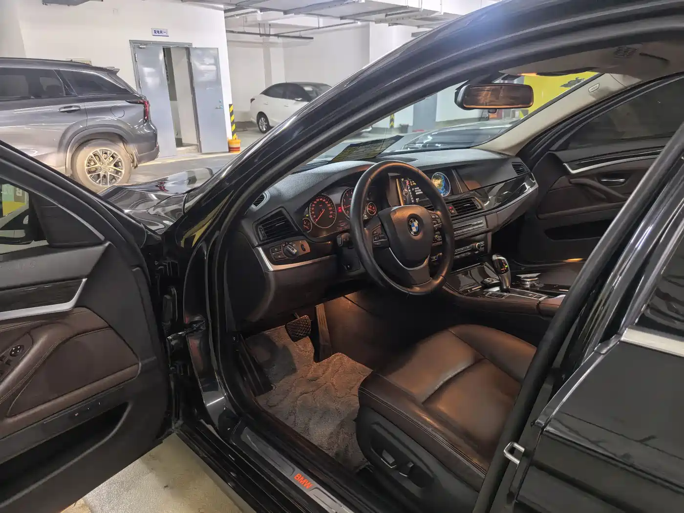 BMW 5 Series 2014 525Li Luxury Design Package фото 7