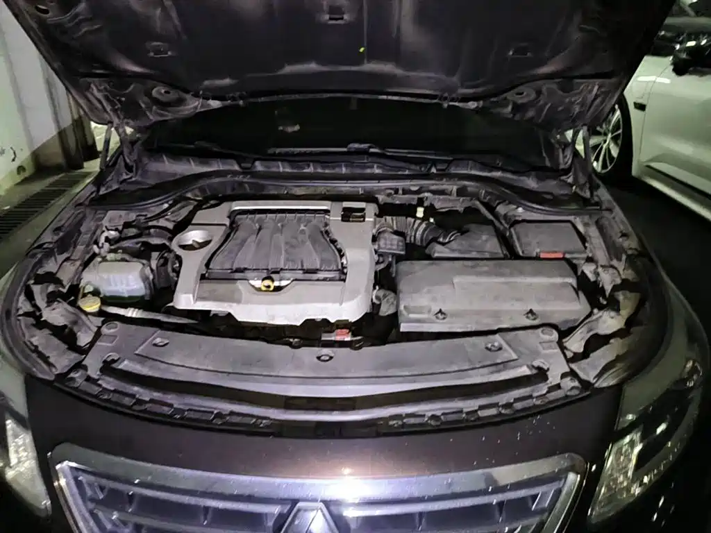 Renault Latitude 2013 2013 Facelift 2.0L CVT Luxury Edition