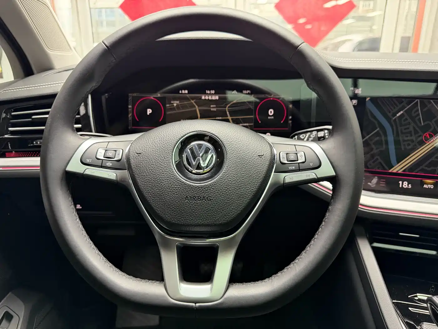Volkswagen Touareg 2019 2.0TSI Sharp Wing Edition China VI фото 19
