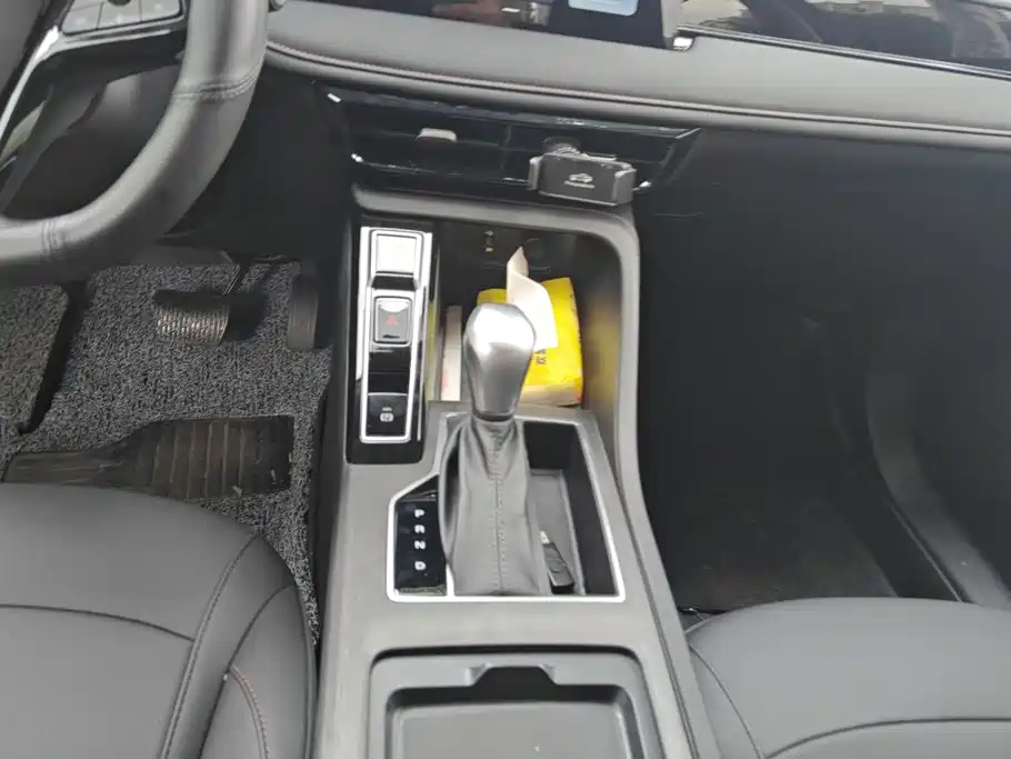 Roewe i5 2026 2026 1.5L CVT Luxury