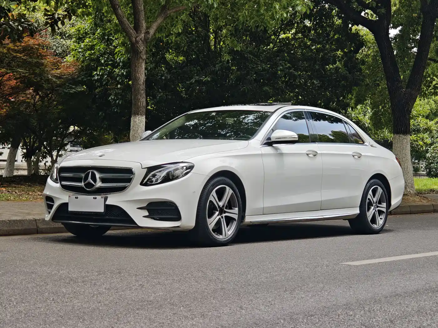 Mercedes-Benz E-Class 2018 E 200 L Sport