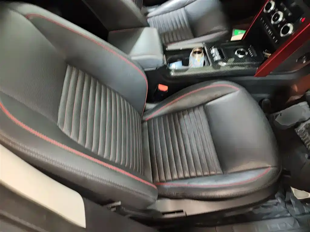 Land Rover Discovery Sport 2019 240PS SE Dynamic Edition China V фото 25