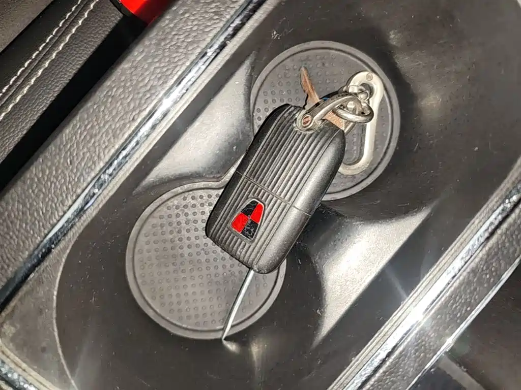 Roewe i6 2020 2020 PLUS 1.6L CVT 4G Connected Glory Flagship Edition
