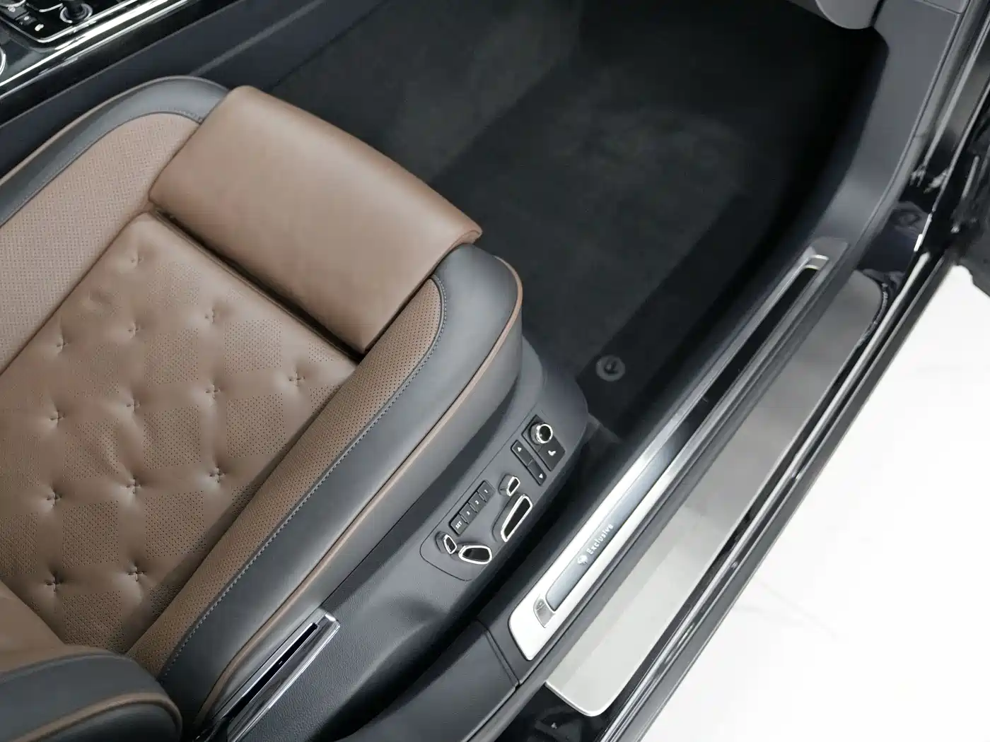 Volkswagen Phaeton 2015 Model 3.0L Exclusive Edition фото 6