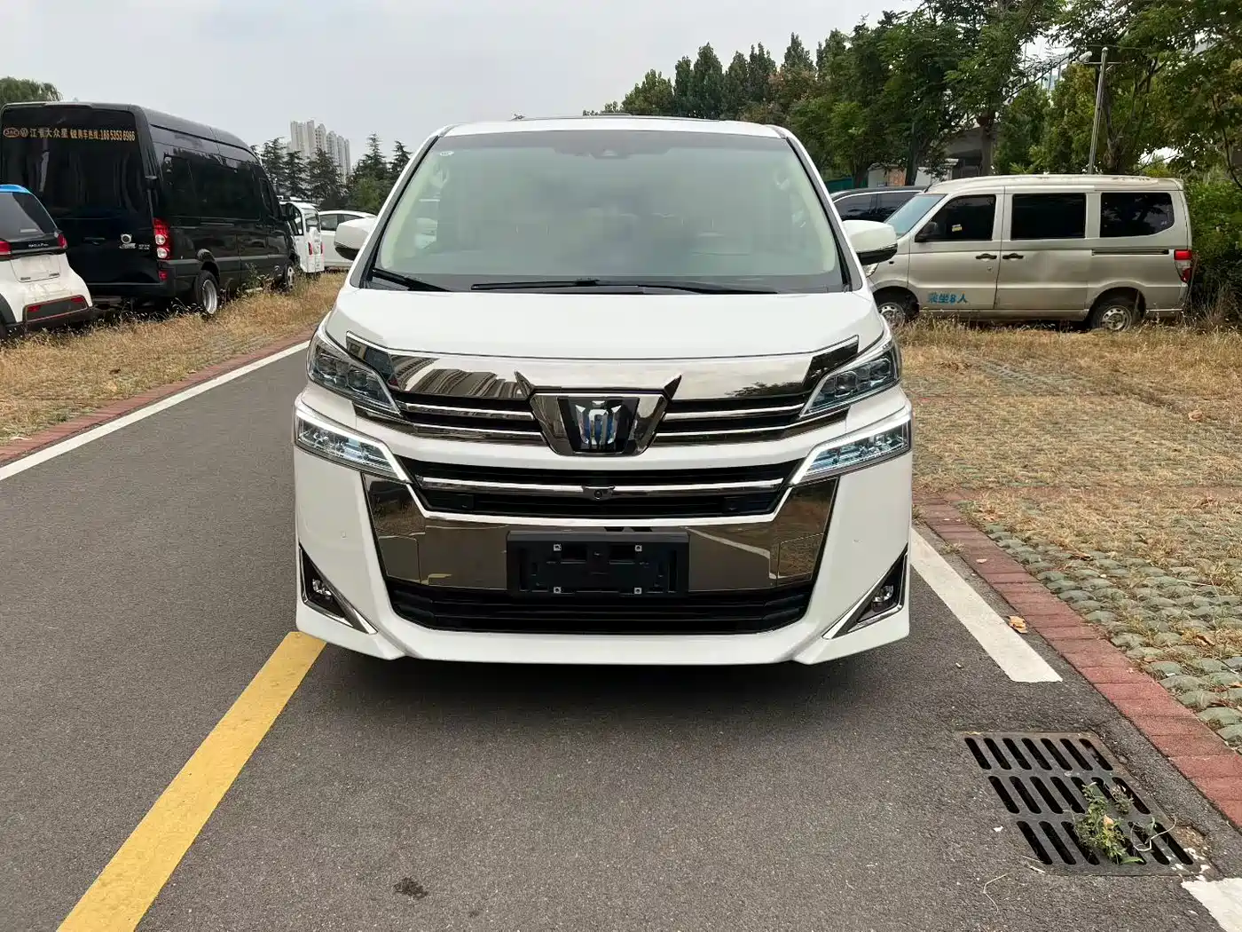 Toyota Vellfire 2022 2021 Crown Hybrid 2.5L HV Premium Edition