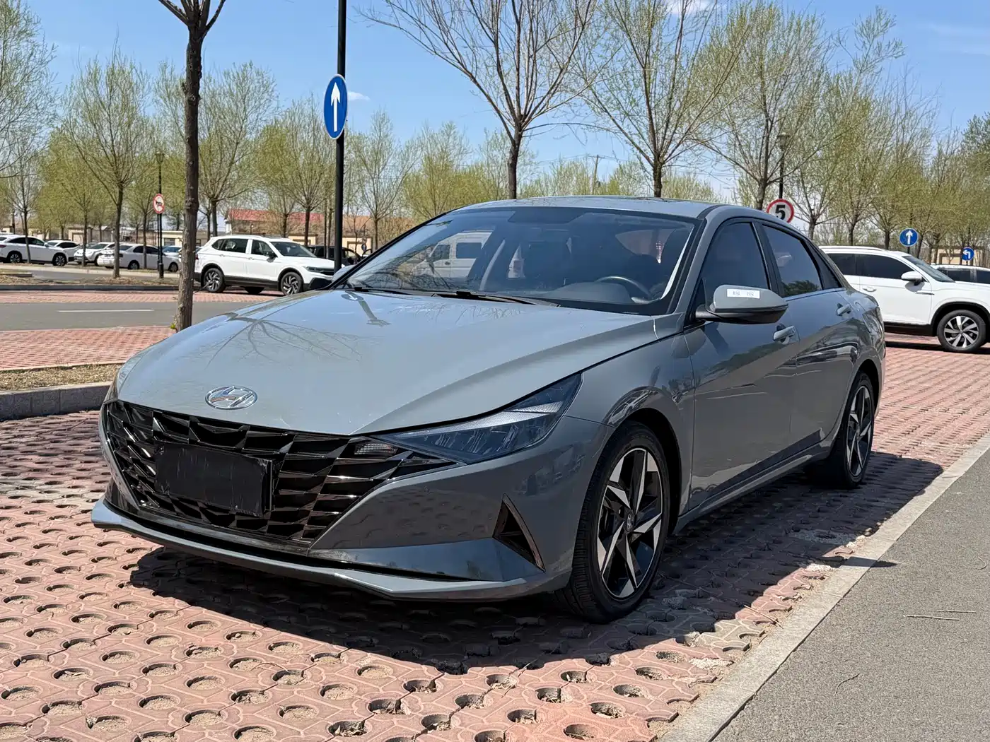 Hyundai Elantra 2022 1.5L CVT LUX Premium Edition