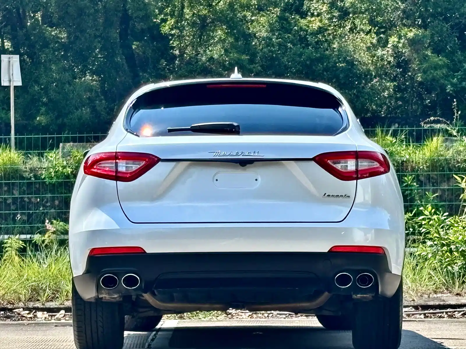 Photo 17 - Maserati Levante