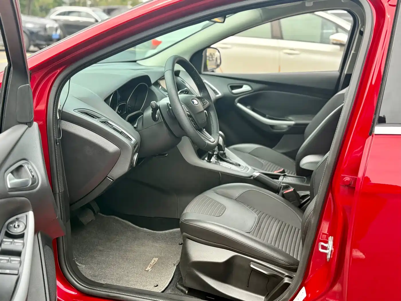 Photo 8 - Ford Focus