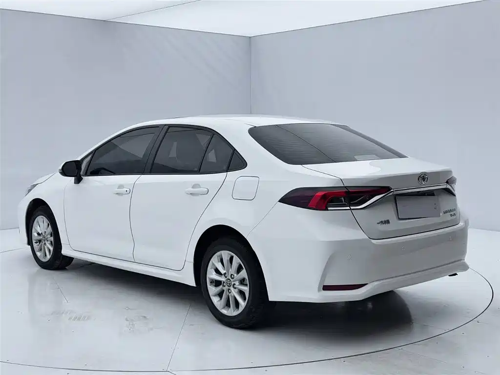 Toyota Corolla 2021 1.2T S-CVT Elite PLUS Edition фото 7