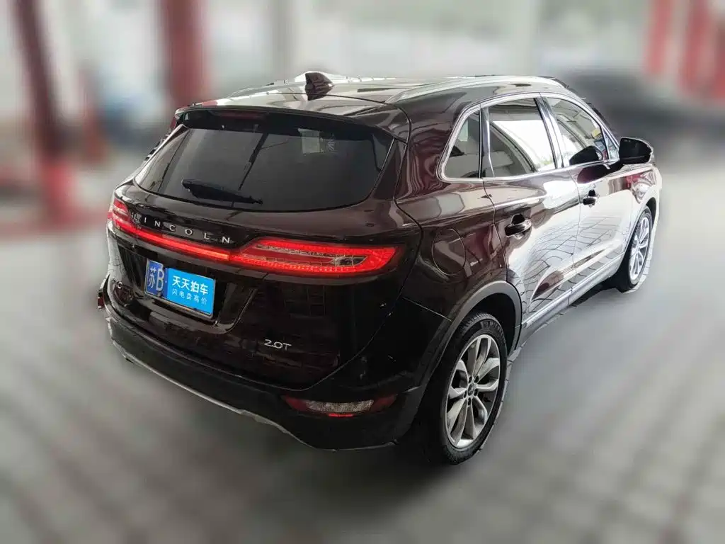 Фото 2 - Lincoln MKC