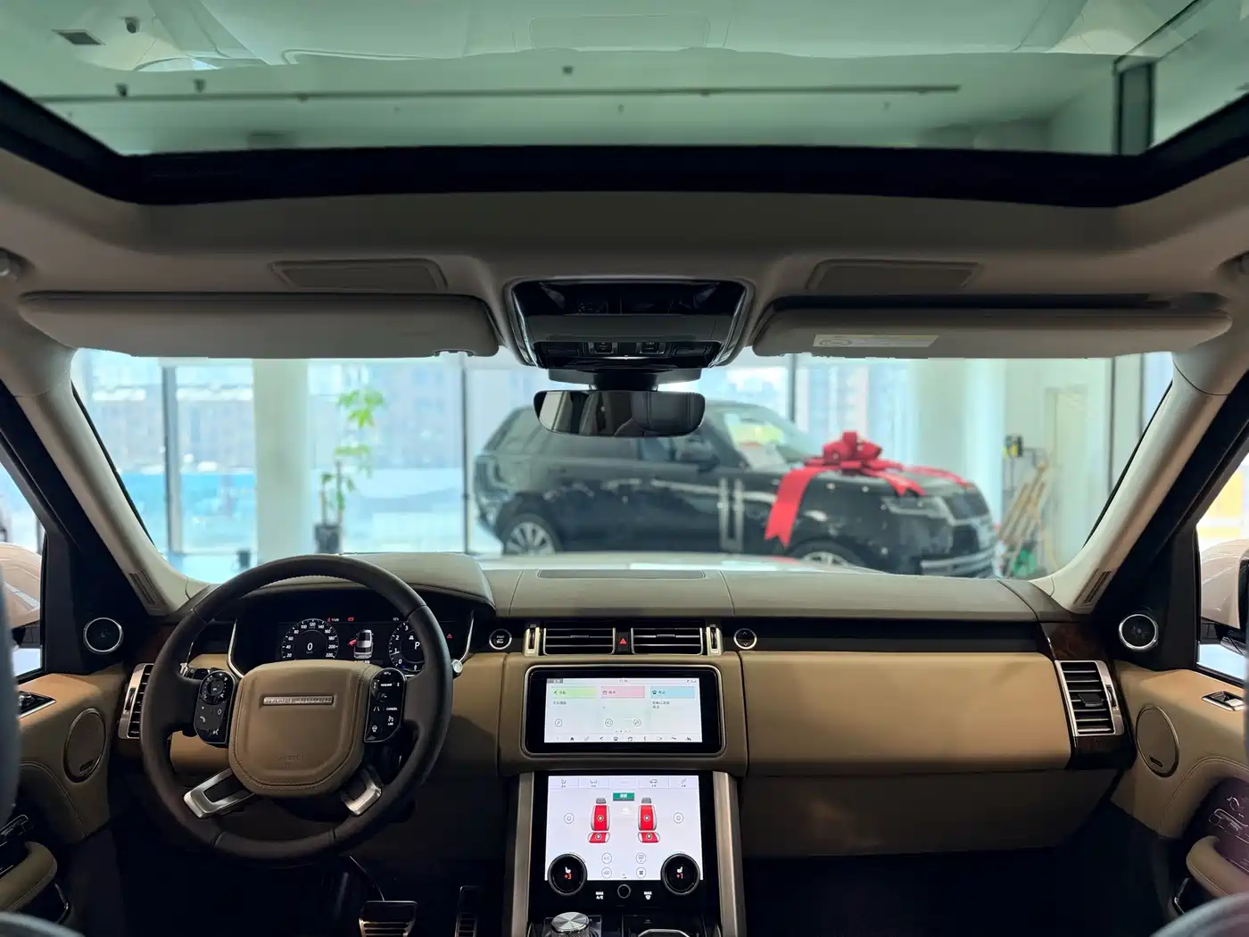 Land Rover Range Rover 2020 3.0 L6 Heritage Extended Edition фото 15