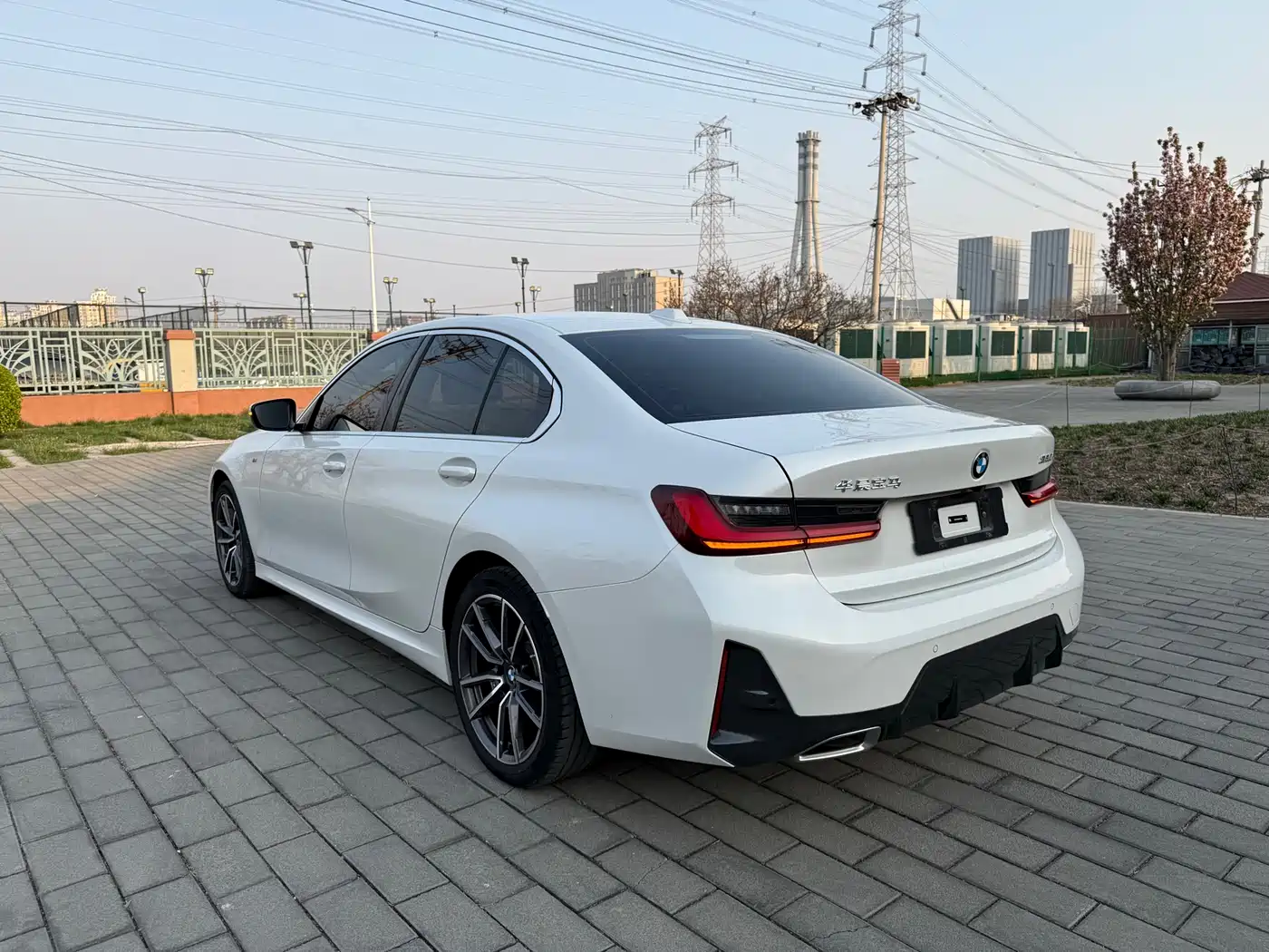 BMW 3 Series 2024 320i M Sport Package фото 6