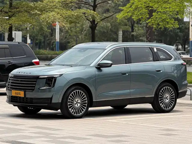 Jetour X70L 2.0TD 自动旗舰 7座