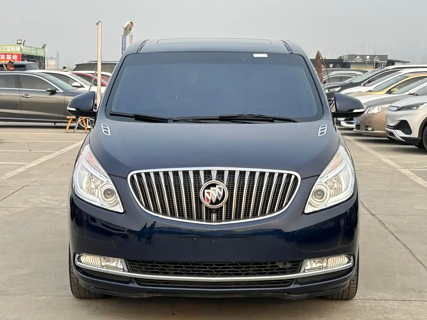 Buick GL8 2015 2.4L Luxury Business Exclusive Edition фото 2