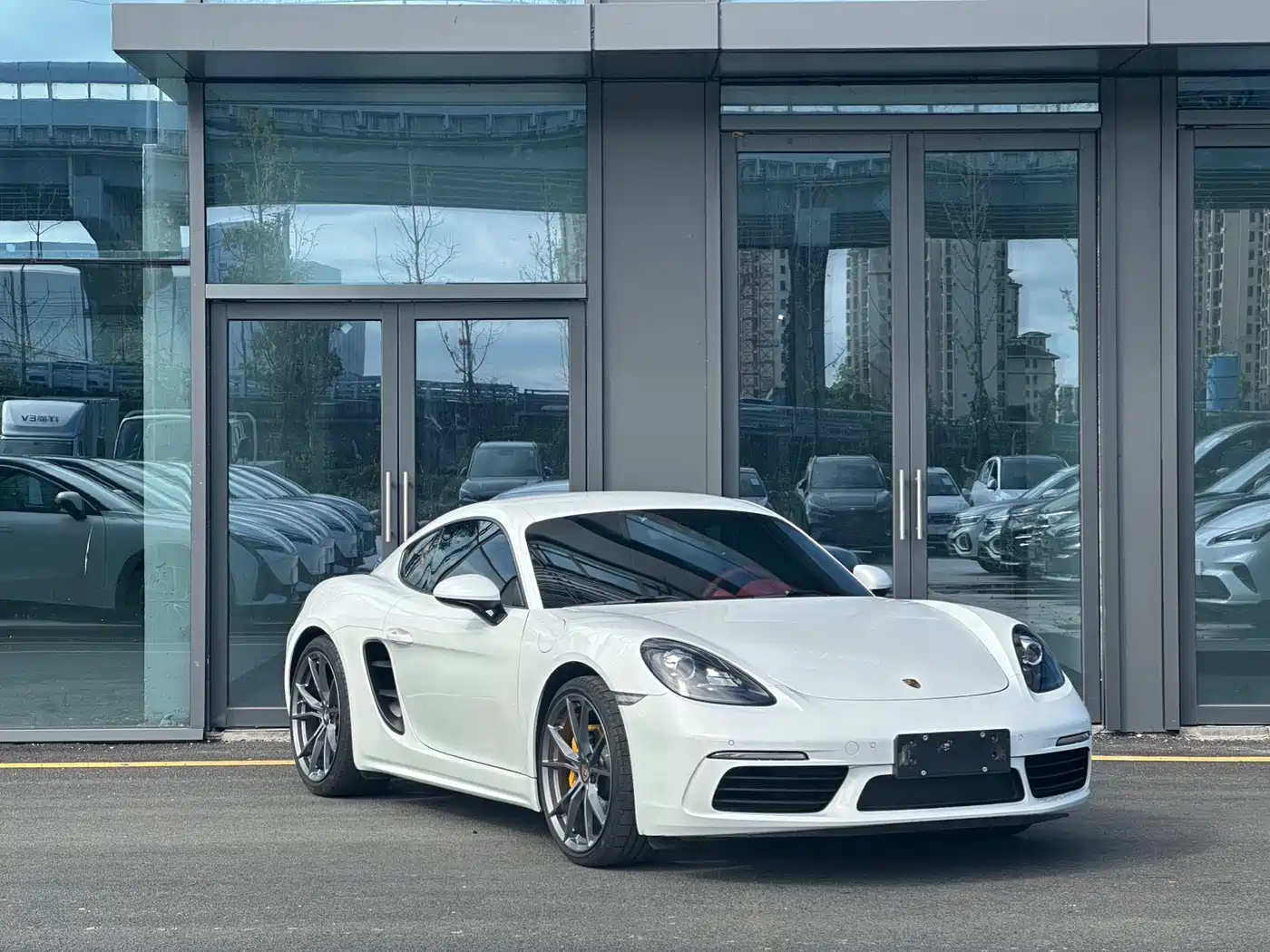 Porsche 718 2018 Cayman 2.0T фото 4