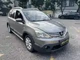Photo 3 - Nissan Livina