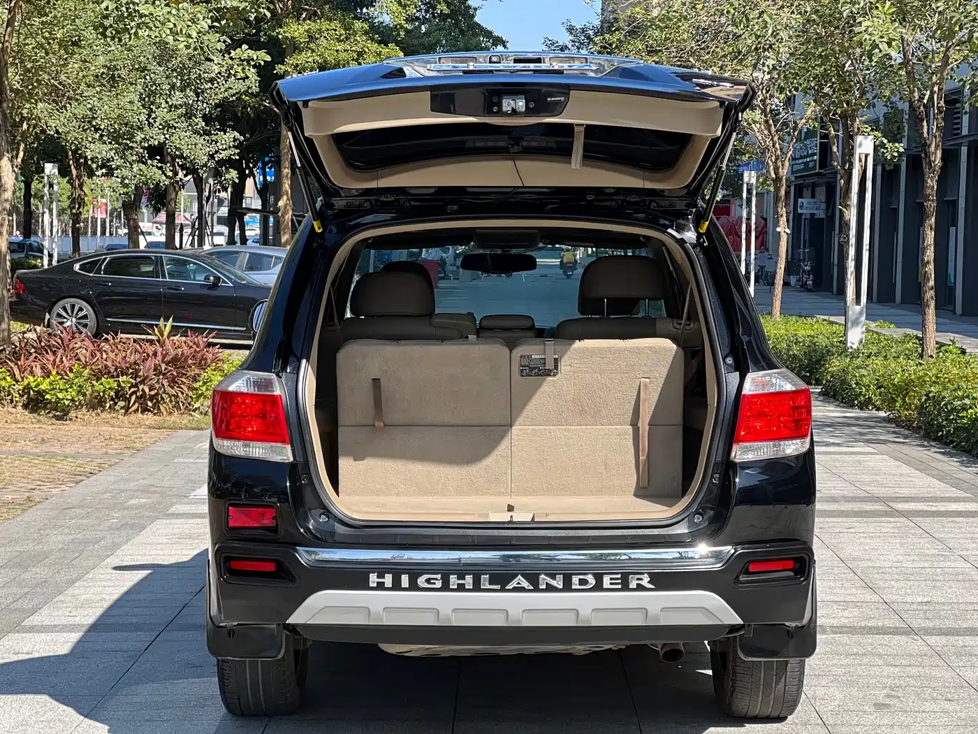 Toyota Highlander 2012 3.5L AWD 7-Seater Luxury Edition фото 14