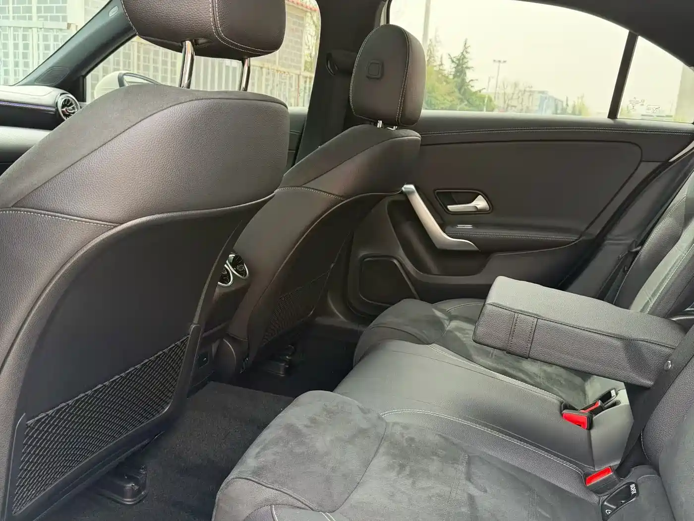 Mercedes-Benz A-Class 2021 A 200 L Sport Sedan Fashion Edition фото 6