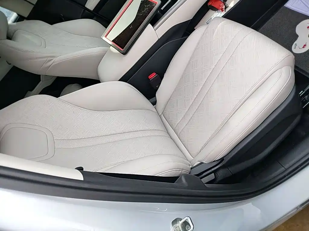 BYD Yuan UP 2026 2025 Model 301KM Navigator