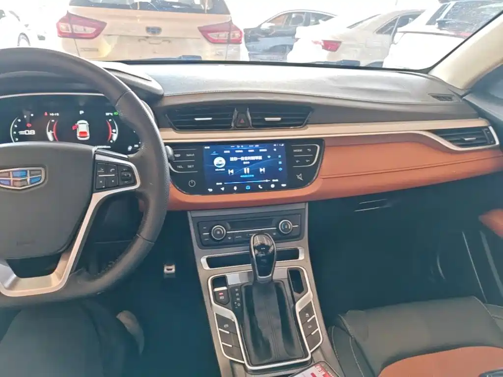 Фото 10 - Geely Vision S1