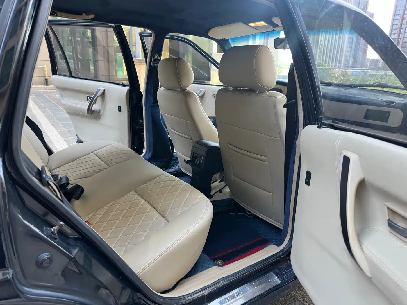 Volkswagen Santana Vista 2010 1.6L Manual Practical Style фото 13