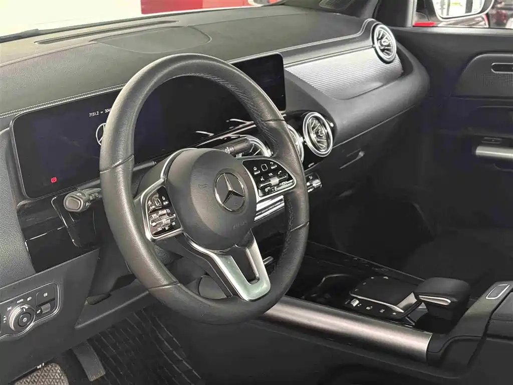 Mercedes-Benz GLA 2022 GLA 220 4MATIC фото 5