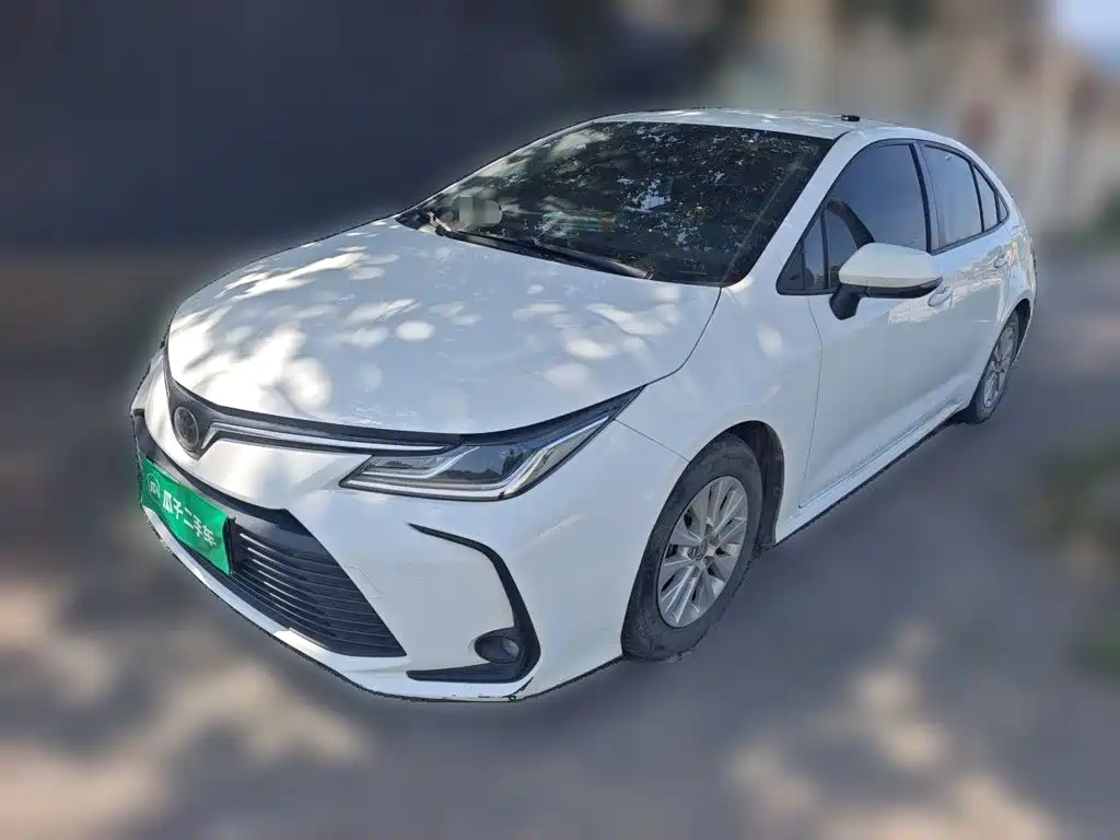 Фото 1 - Toyota Corolla