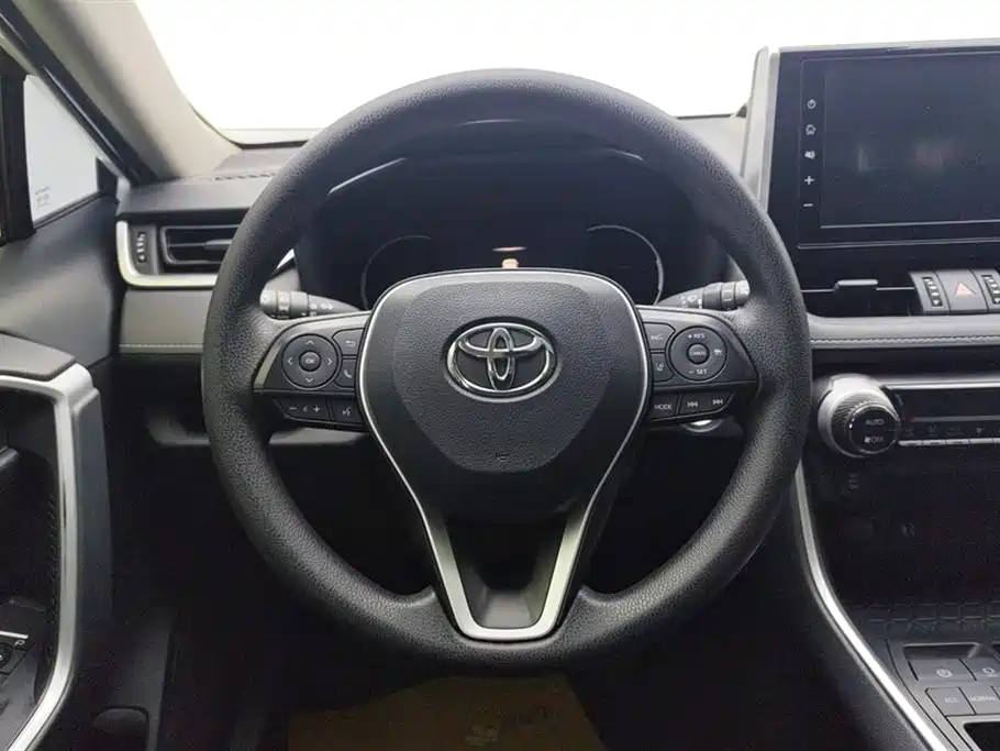 Toyota RAV4 Rongfang 2020 2.0L CVT 2WD Trend Edition фото 15