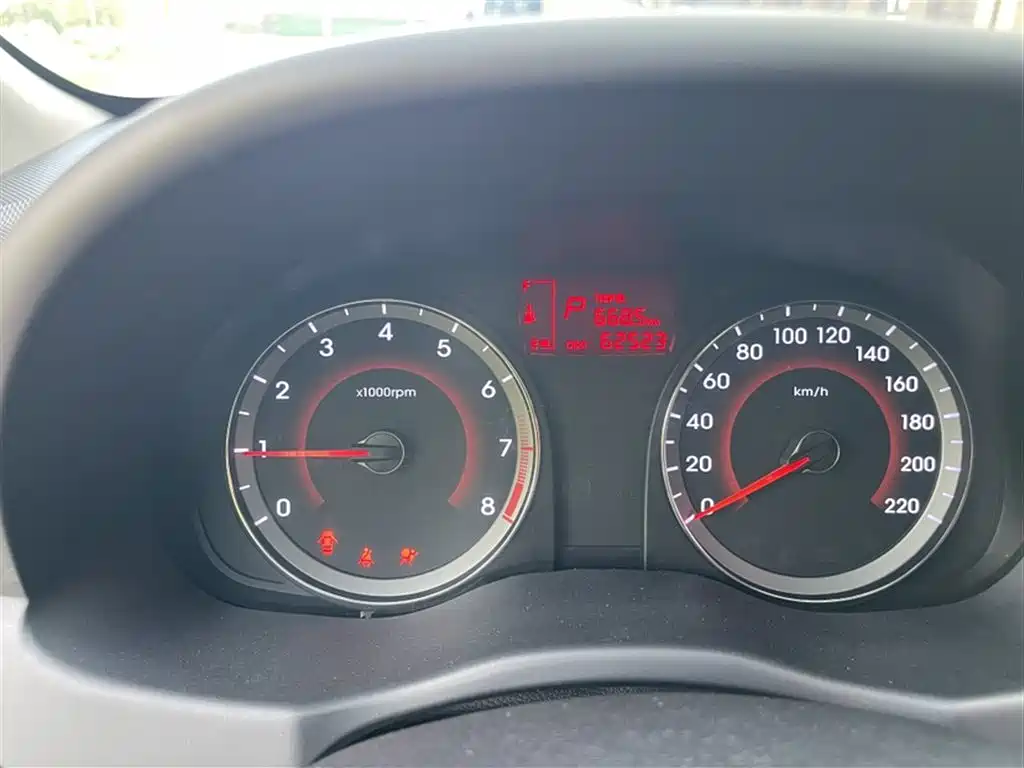 Hyundai Reina 2014 Model 1.6L Automatic TOP фото 8