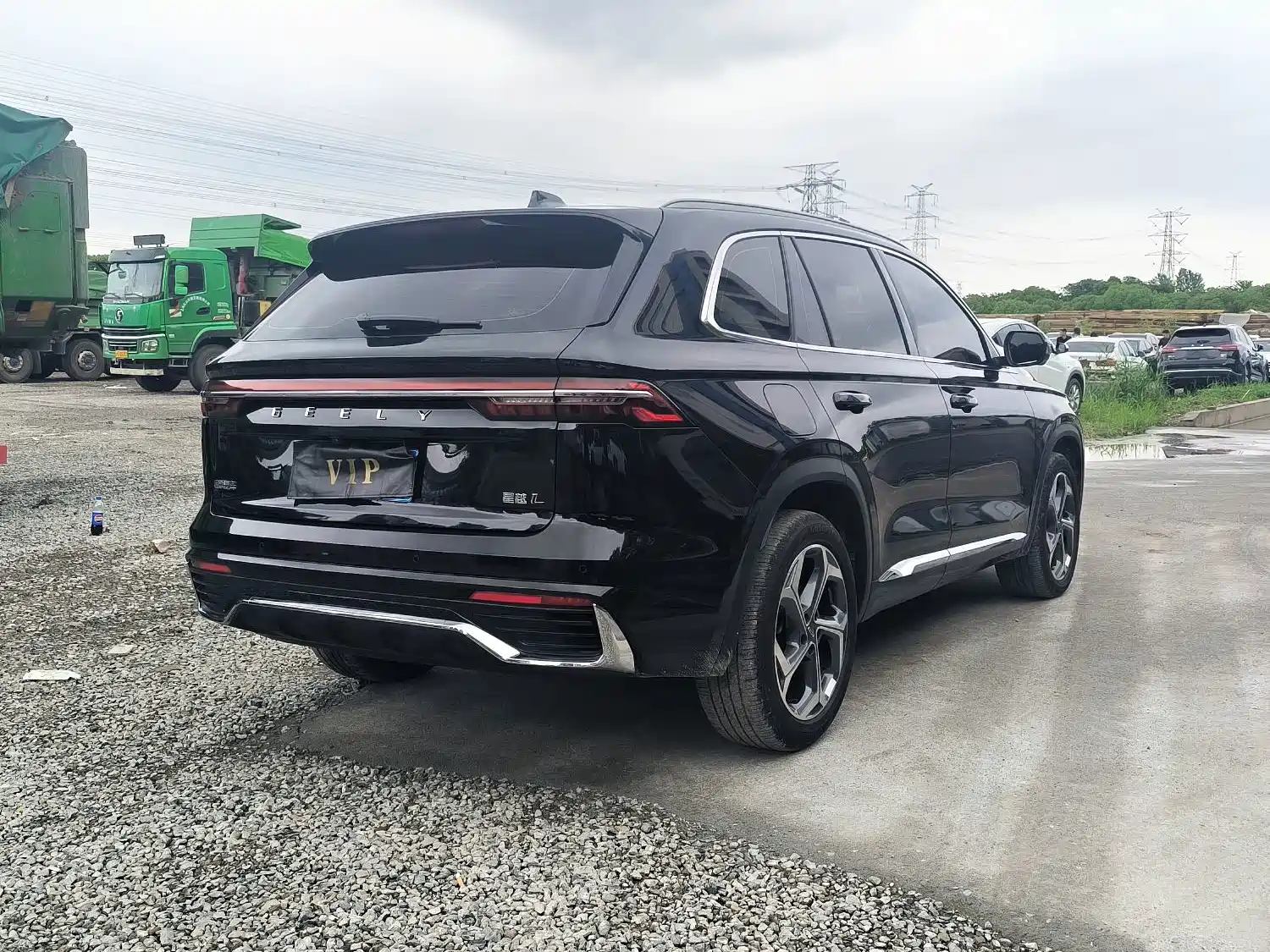 Фото 9 - Geely Monjaro