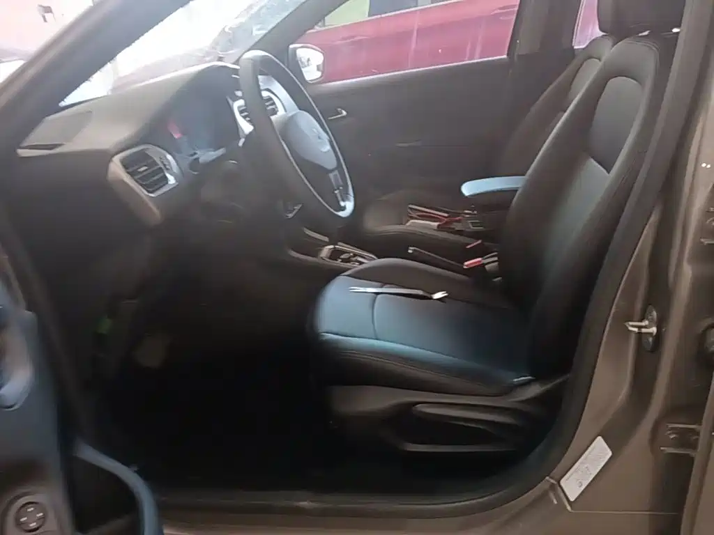 Photo 15 - Peugeot 301
