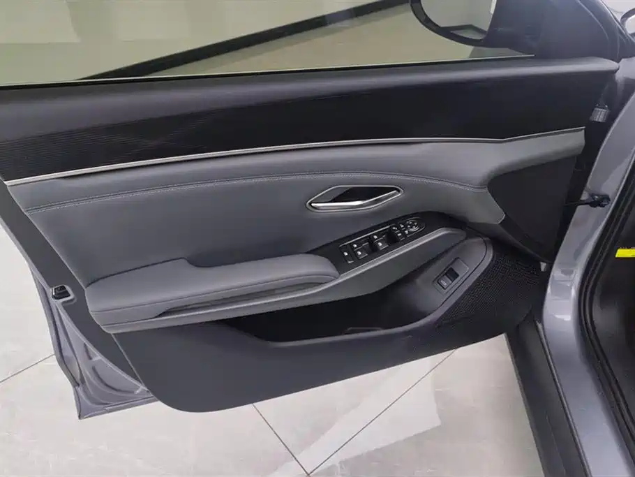 BYD Qin L 2024 DM-i 80KM Leading Edition фото 7