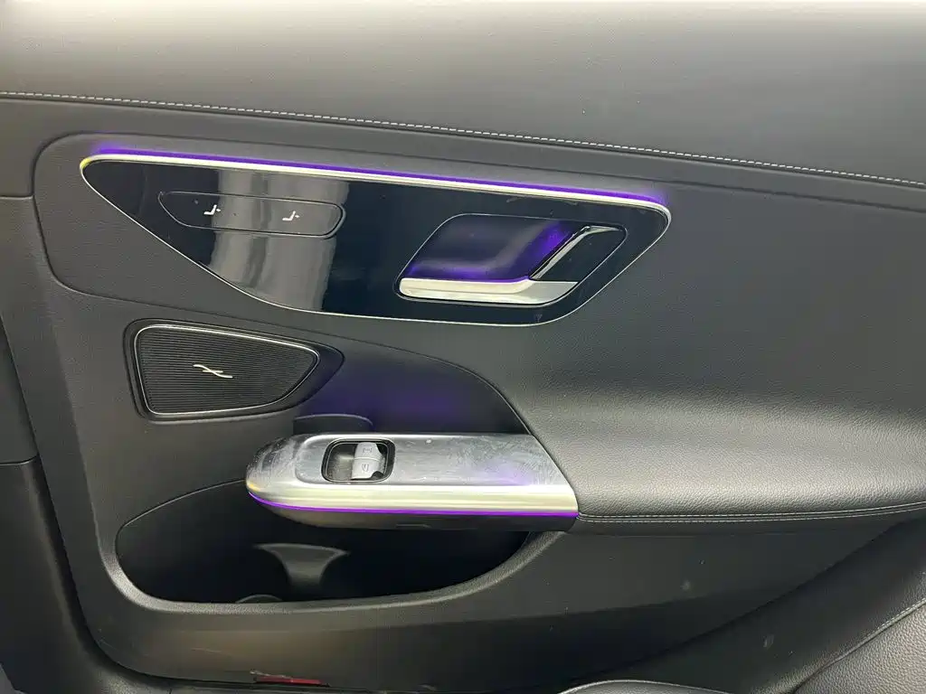 Фото 38 - Mercedes-Benz C-Class