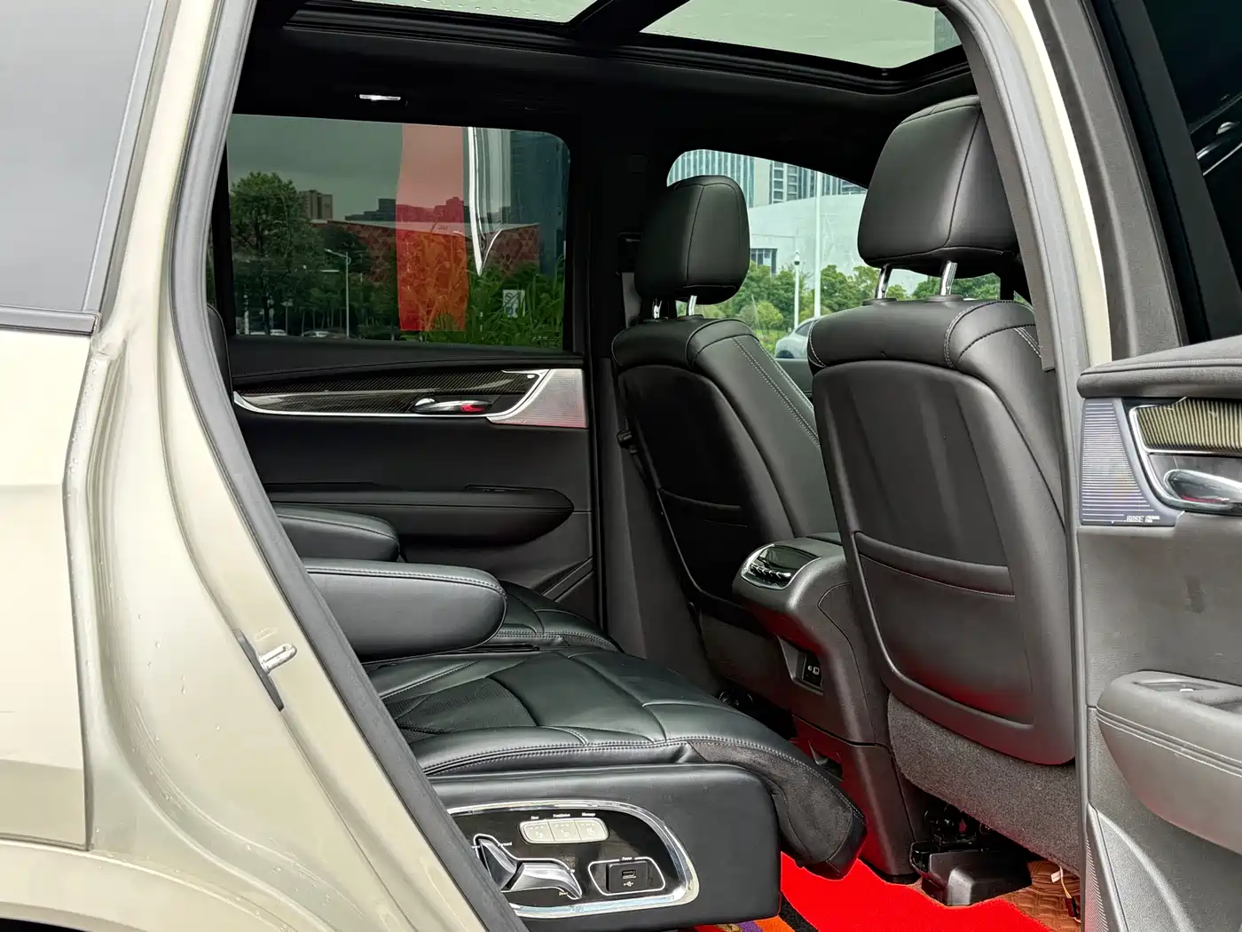 Cadillac XT6 2022 2.0T 6-Seater 4WD Premium Edition фото 10