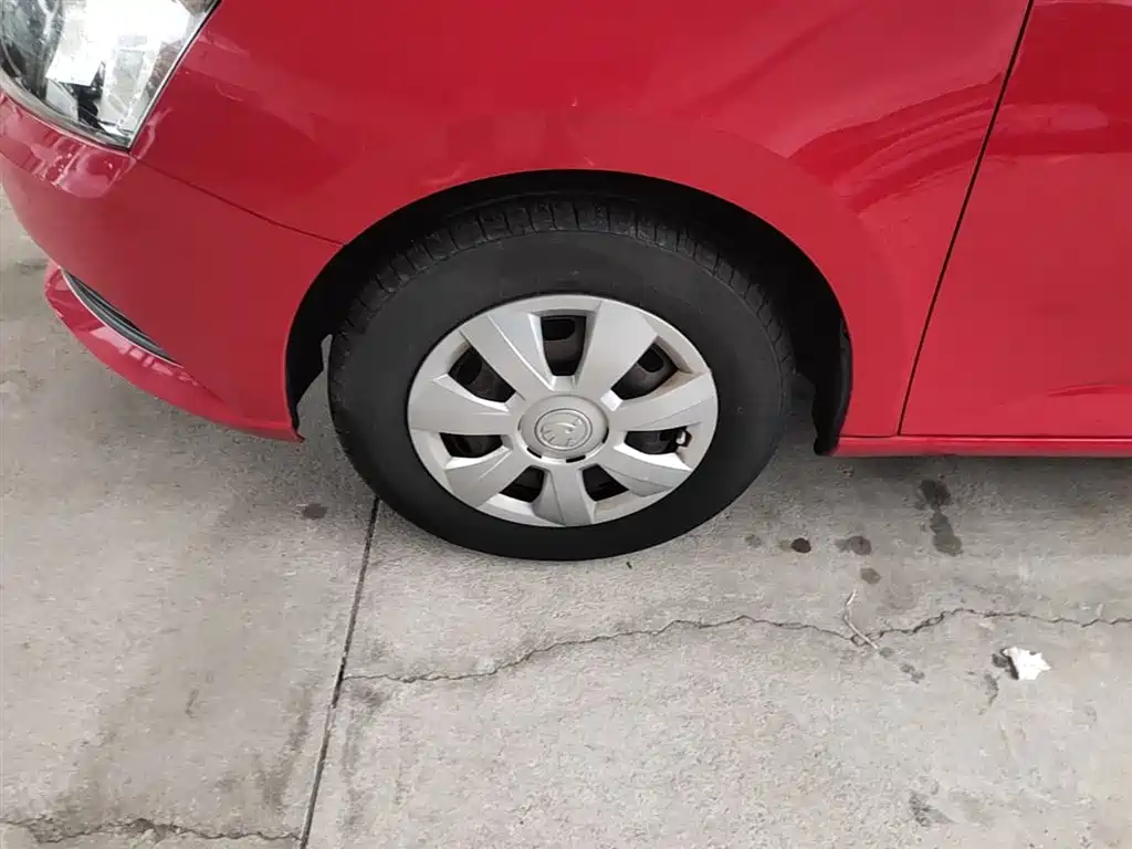 Škoda Fabia 2015 1.4L Manual Advance Edition фото 23