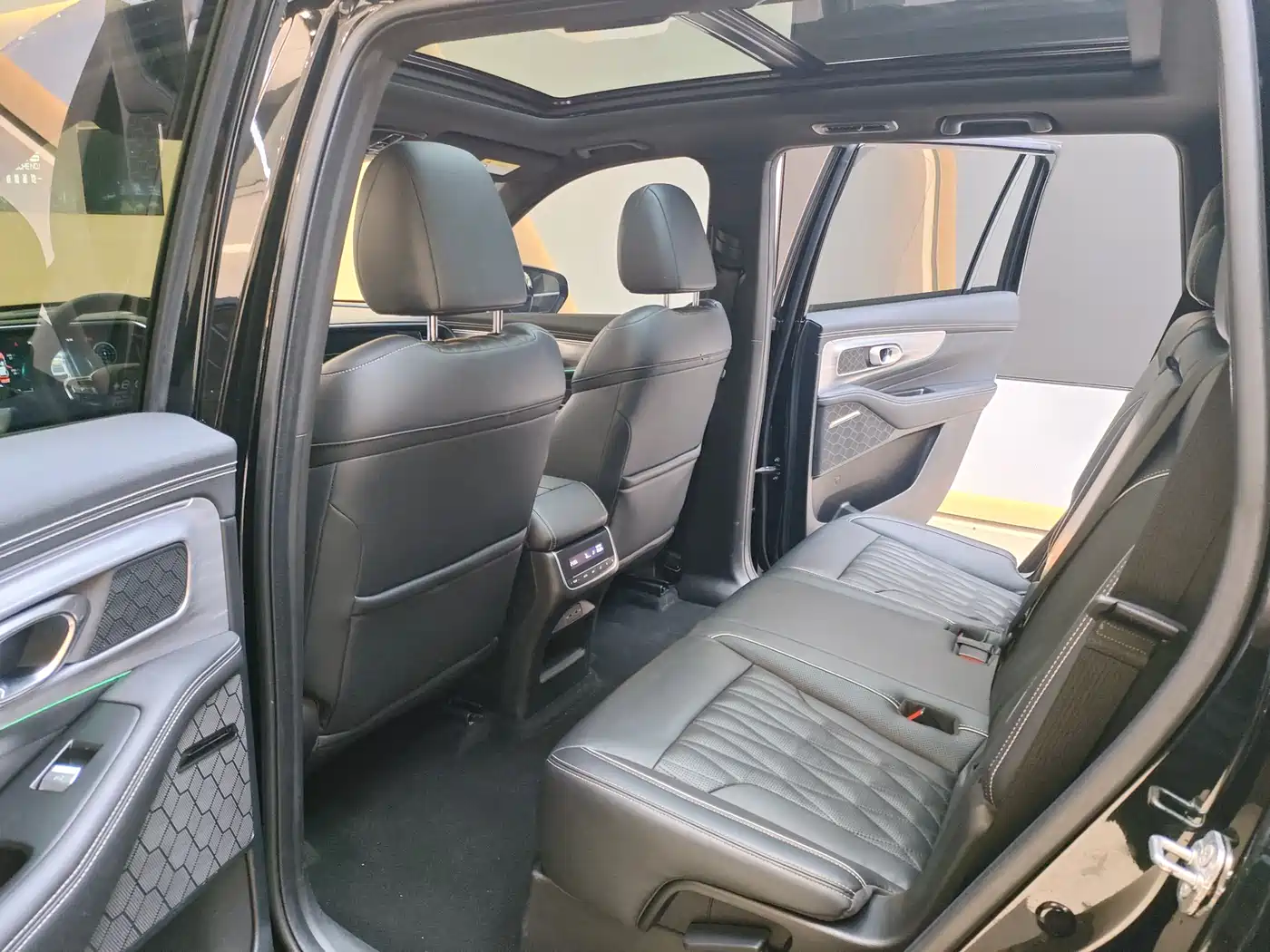 GAC Trumpchi Trumpchi GS8 2022 Pilot Series 2.0TGDI 2WD Luxury Smart Connect Edition (7-Seater) фото 11