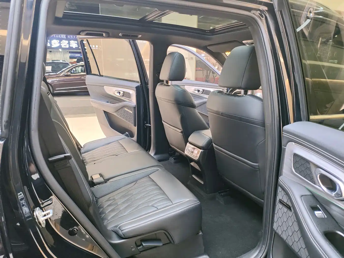 GAC Trumpchi Trumpchi GS8 2022 Pilot Series 2.0TGDI 2WD Luxury Smart Connect Edition (7-Seater) фото 12