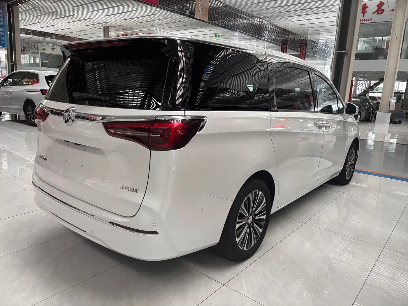 Buick GL8 2021 ES Landlord 653T Luxury фото 11