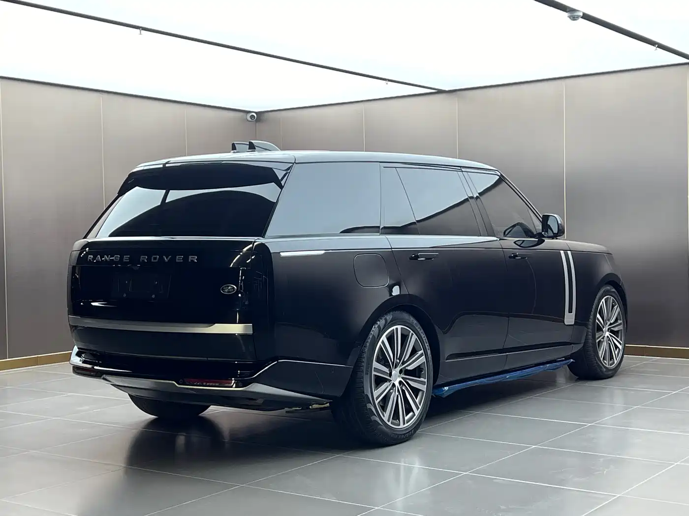 Land Rover Range Rover 2023 3.0 L6 400PS Genesis Extended Version фото 7
