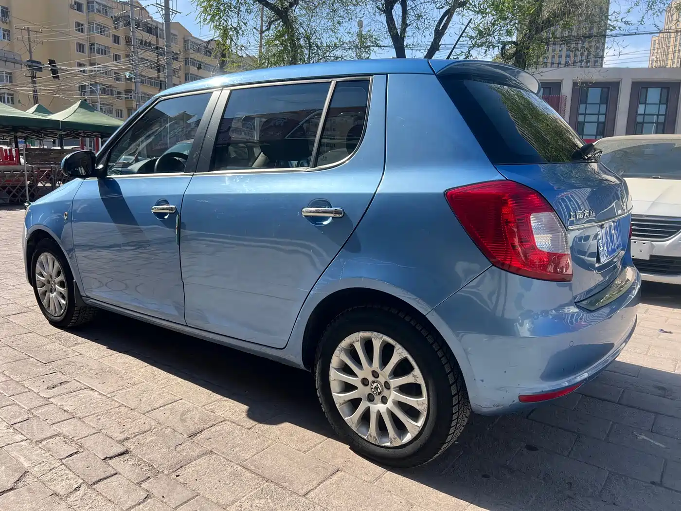 Škoda Fabia 2012 1.6L Auto Crystal Edition фото 5