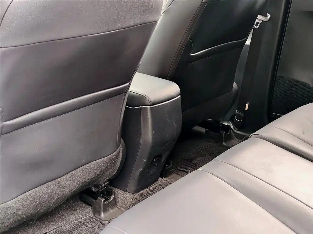 Toyota RAV4 Rongfang 2016 2.0L CVT 2WD Smart (China V) фото 9
