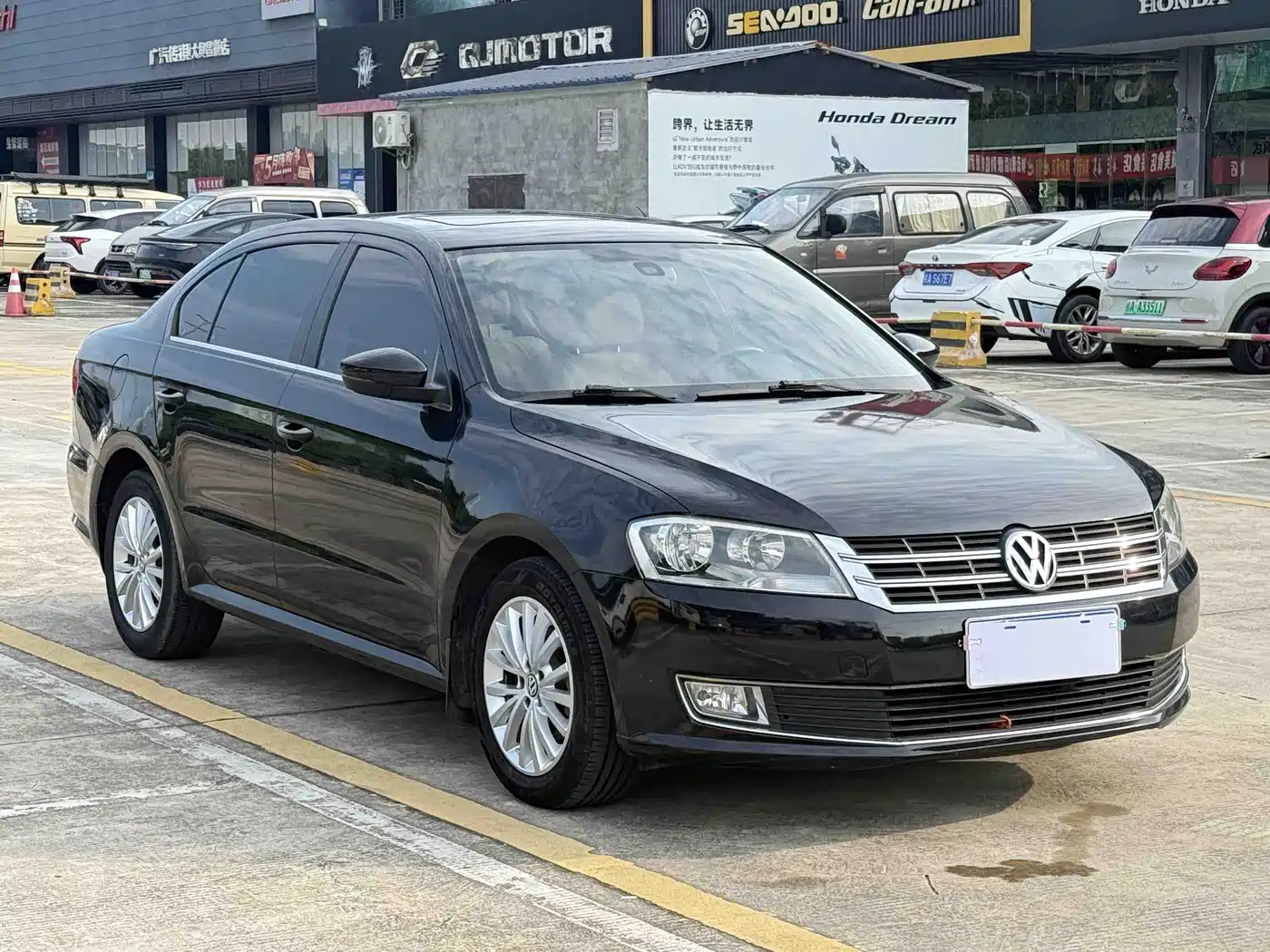 Volkswagen Lavida 2013 Facelift 1.4TSI DSG Luxury фото 3