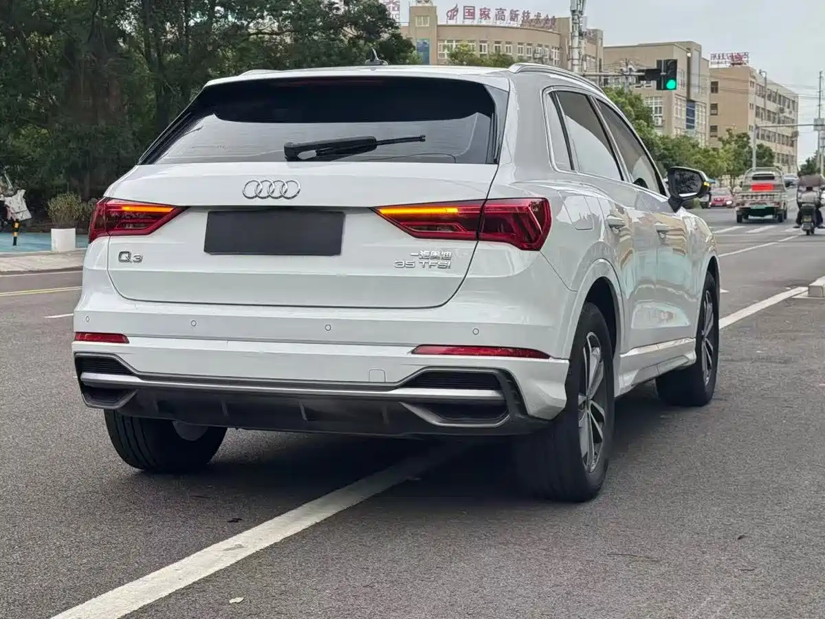 Фото 7 - Audi Q3