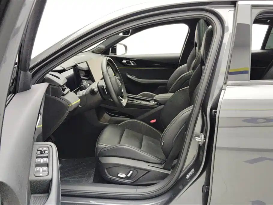 Lynk & Co 03 2023 1.5TD DCT Power Pro фото 9